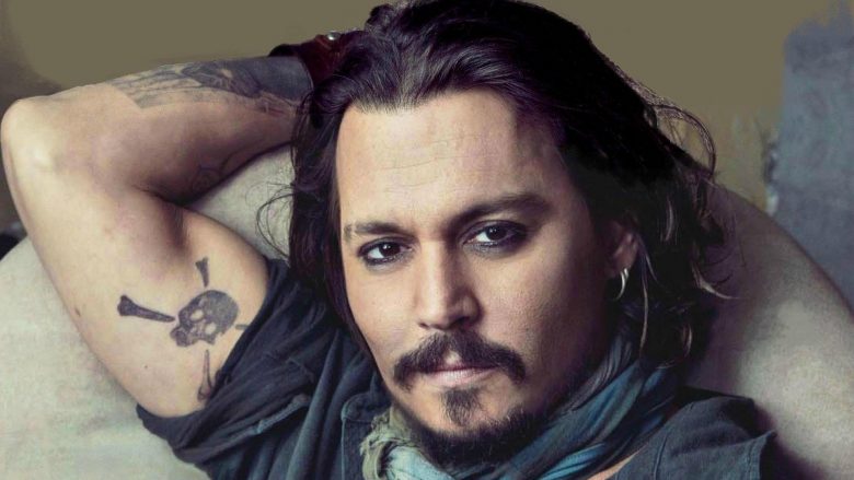 Ndryshimi i Johnny Depp ndër vite (Video)