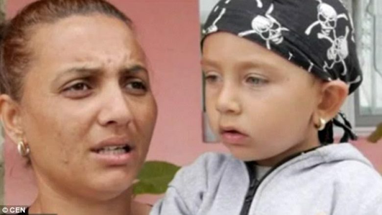 Akuza për nënën që djali i saj trevjeçar konsumoi ‘kokainë’ (Foto)