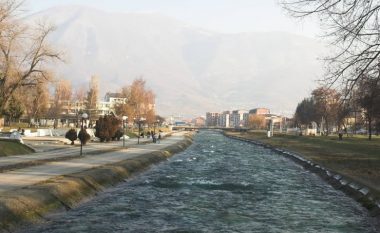Shkup, vazhdojnë kërkimet për personin që kërceu në lumin Vardar