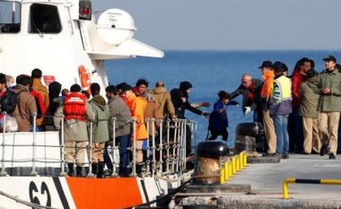 Pas dorëheqjes së kryeministrit turk, vihet në dyshim marrëveshja për emigrantët