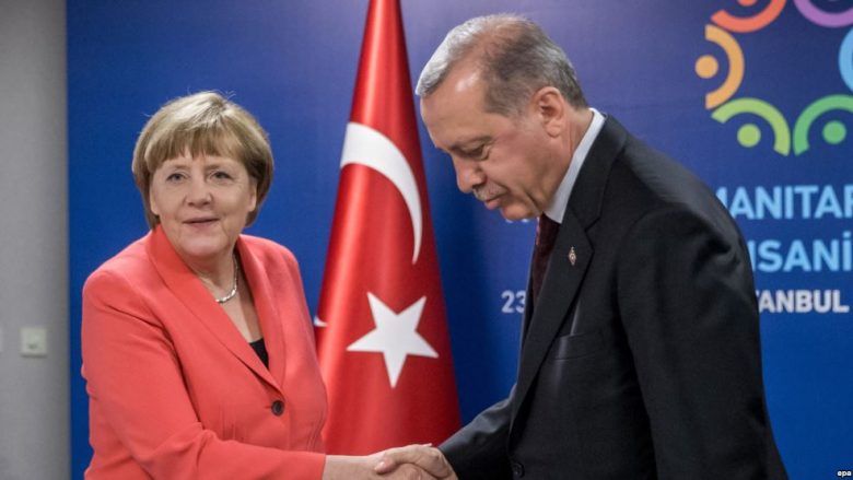 Merkel: Turqisë nuk do të mund t’i hiqen vizat më 1 korrik