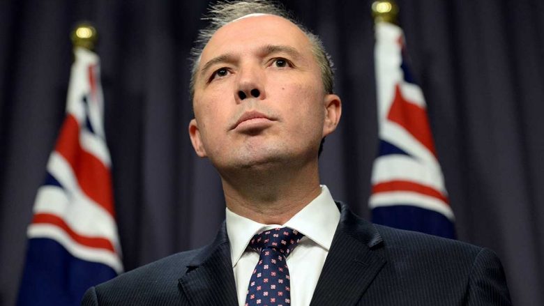 Ministri australian për emigrantët: Ata nuk dinë të numërojnë dhe shkruajnë në gjuhën amtare, e lëre më në atë angleze