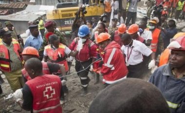 ​Katër persona nxirren të gjallë nga rrënojat pas gjashtë dite