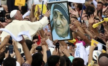 Shenjtërimi i Nënë Terezës nga Papa do të bëhet në sheshin “Shën Pjetri”