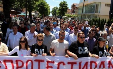 Policia e Manastirit kërcënon protestuesit e ”Revolucionit Laraman”