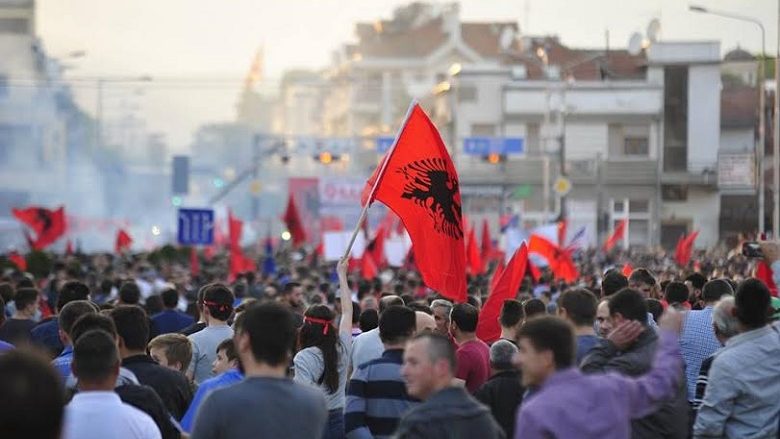 Maqedoni, shqiptarët rreth 40 përqind! (Foto)