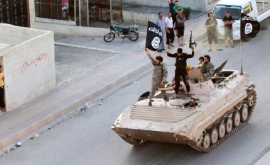 ISIS shpall gjendje të jashtëzakonshme në Raqqa