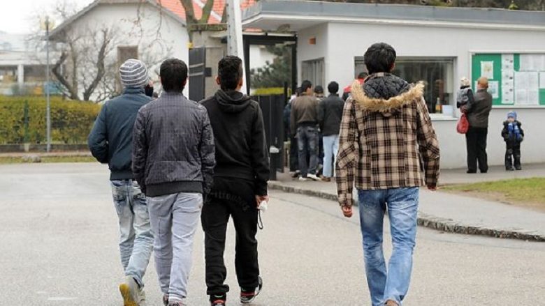 ‘Më shumë se 50 përqind e të rinjve mendojnë të largohen nga Maqedonia’