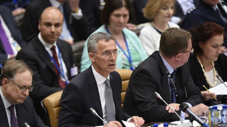 Stoltenberg: NATO-ja e shton praninë në krahun lindor