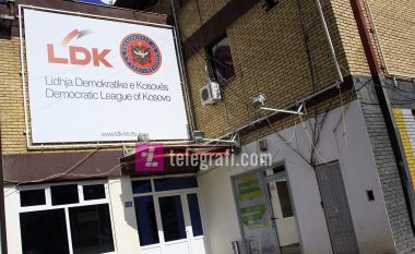 LIVE: LDK mban Kuvendin e Punës, sigurimi nuk po e lejon Gervallën të hyjë (Video)