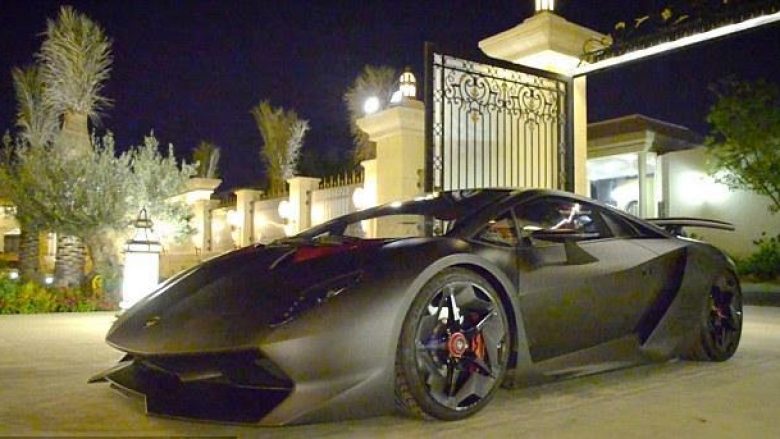 Lamborghini Sesto Elemento: Shikoni se si lëviz kjo super-veturë (Video)