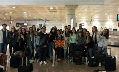 25 studentë më të mirë të shpërblyer me udhëtim arritën në Barcelonë