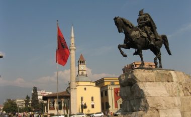 “Interesat strategjike” të Tiranës karshi kërkesës amerikane për nismën kineze