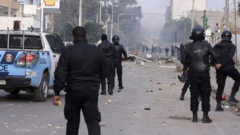 Arrrestohen 40 militantë në Tunis