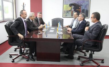 Një delegacion i Universitetit të Prishtinës vizitoi Universitetin e Evropës Juglindore