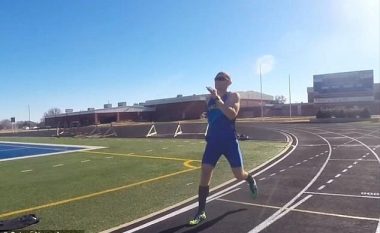 Thyen rekordin në vrapimin më të shpejtë së prapthi (Video)