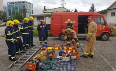 Zjarrfikësit e disa komunave në Maqedoni do të pajisen me mjete të reja