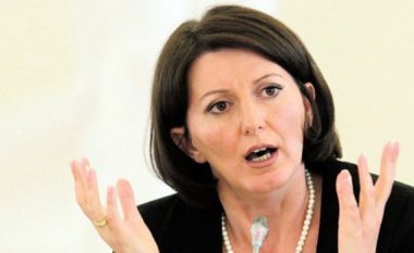 Jahjaga demanton: Nuk isha në aeroplanin që doli nga pista