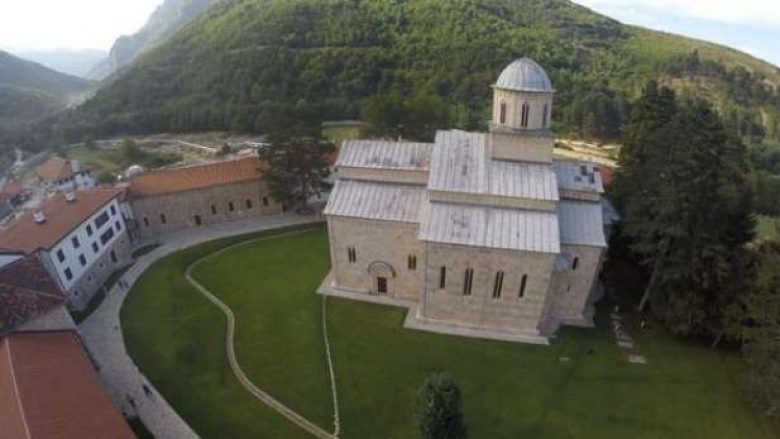 Deçani i bën publike mënyrat e kundërshtimit të pronave rreth Manastirit
