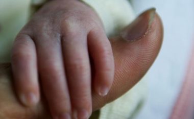 Ngritet padi penale ndaj një 23 vjeçare për ”mbytje të fëmijës gjatë lindjes”