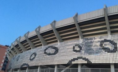 ‘Loro Boriçi’ po shndërrohet në një super stadium (Foto)