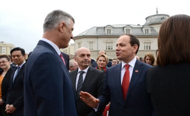 Presidenti Nishani uron presidentin Thaçi për rekomandimin për liberalizimin e vizave