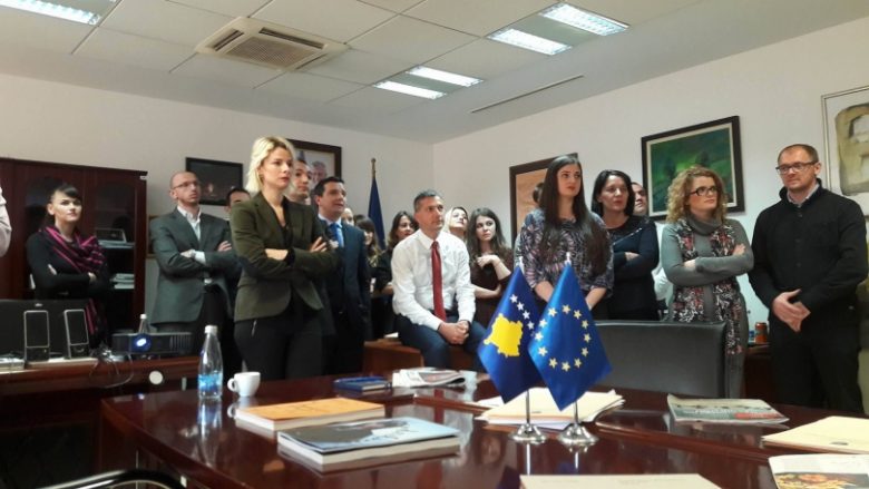 Çollaku jep lajmin: Kosovës i rekomandohet liberalizimi i vizave