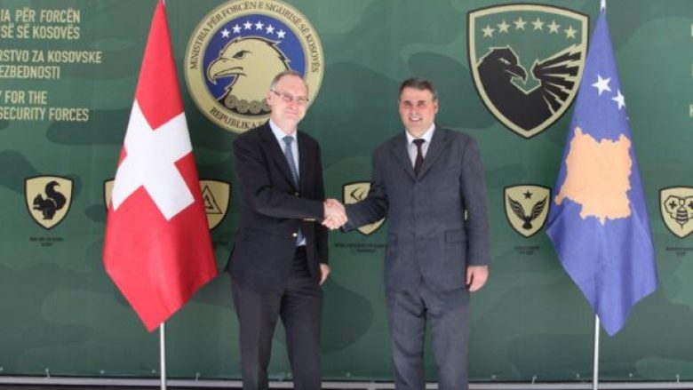Ministri i FSK-së merr mbështetjen e ambasadorit zviceran të NATO-s
