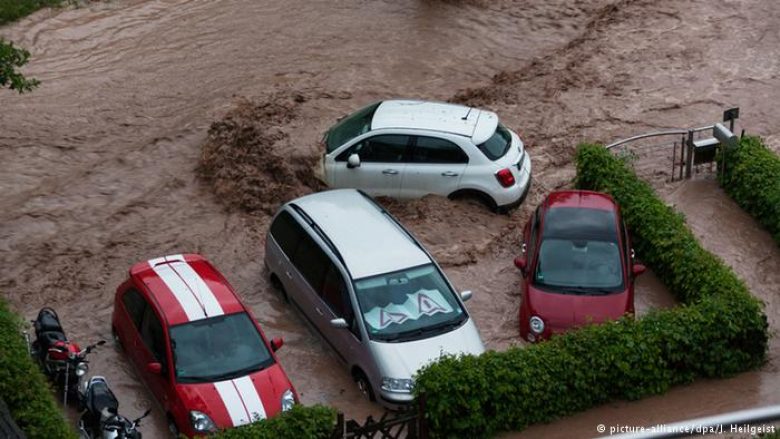 Shi i rrëmbyeshëm në Gjermani, tre të vdekur