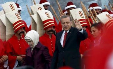 Manifestimi masiv për pushtimin e Konstantinopojës, si mjet për qërim hesapesh: Gjithçka po shkon sipas planeve të Erdoganit
