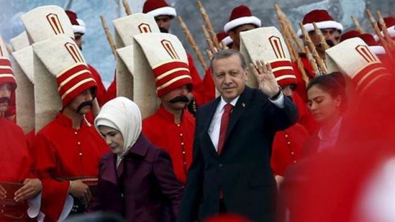 Manifestimi masiv për pushtimin e Konstantinopojës, si mjet për qërim hesapesh: Gjithçka po shkon sipas planeve të Erdoganit