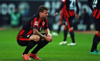 Tronditet futbolli gjerman, mbrojtësi diagnostifikohet me kancer
