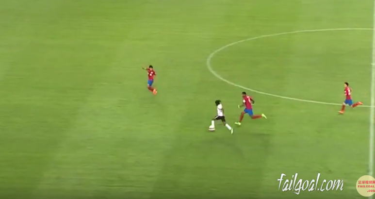 Gervinho po bën hajgare në Kinë – driblon 70 metra dhe shënon gol (Video)