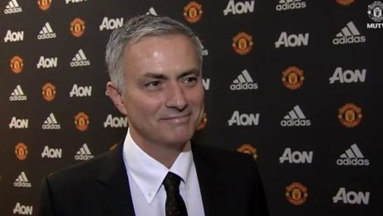 Mourinho flet për herë të parë si trajner i Unitedit (Video)