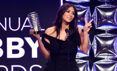 Kim Kardashian i lejohen vetëm pesë fjalë në fjalim, ja çfarë zgjedh ajo (Foto, +18)