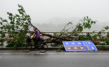 Kinë, tetë të vdekur dhe katër të zhdukur nga stuhia e fuqishme