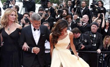 Gruas së Clooneyt për pak sa nuk i doli ‘zogu’ në shesh (Foto)