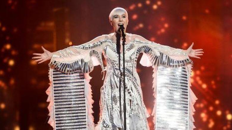 Këngëtarja kroate merr çmimin famëkeq të Eurovisionit (Foto/Video)