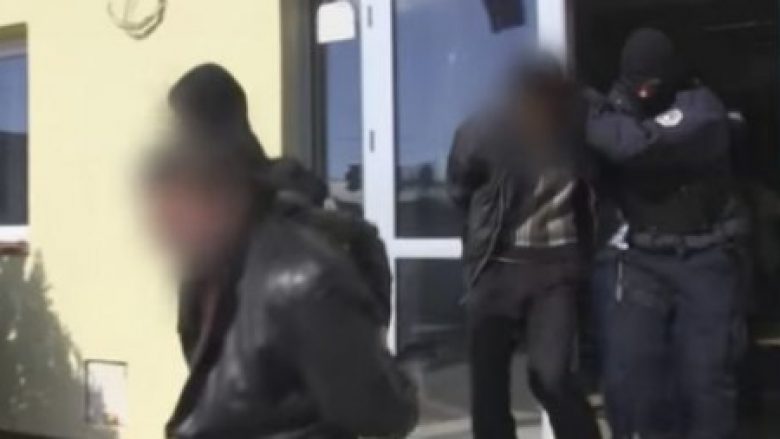 Kështu u arrestuan vrasësit me pagesë nga Shqipëria, që u paguan të kryejnë një vrasje në Llapushnik (Video)