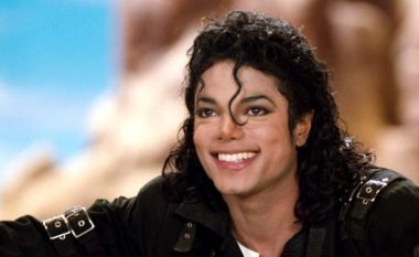Foto shokuese, Michael Jackson është gjallë!? (Foto)