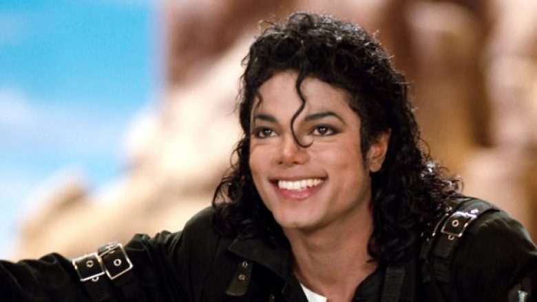 Foto shokuese, Michael Jackson është gjallë!? (Foto)