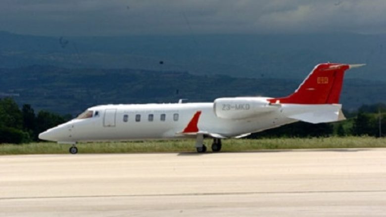 Defekti në aeroplanin qeveritar detyron kryetarin Ivanov të kthehet në Shkup duke përdorur linjë komerciale