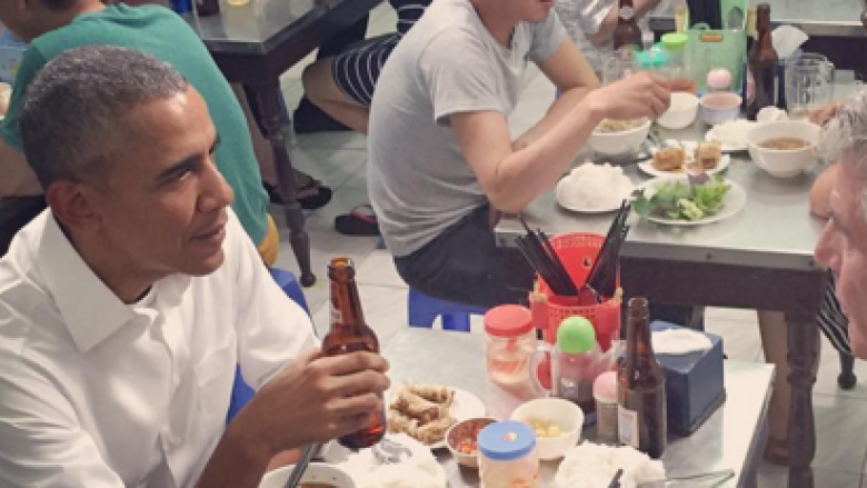 Ushqimi që konsumoi Obama në Vietnam kushtoi vetëm 6 dollarë (Foto)
