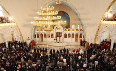 Besimtarët ortodoksë kremtojnë Pashkët