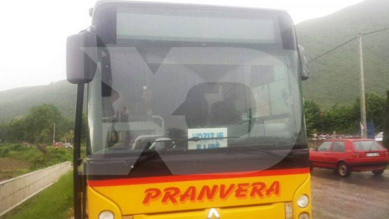 Pejanët me 14 autobusë e 600 vetura drejt Prishtinës
