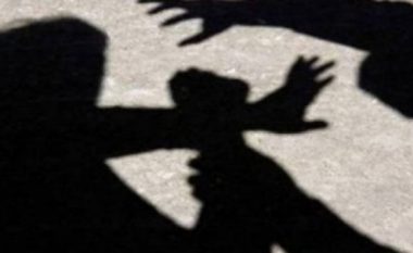 Përleshen fizikisht në Prishtinë dy persona shkaku i fëmijëve – arratiset i dyshuari, policia arreston dy gra