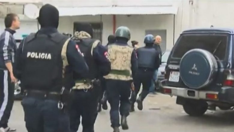 Grabitja në Shkodër, policia shoqëron 10 persona