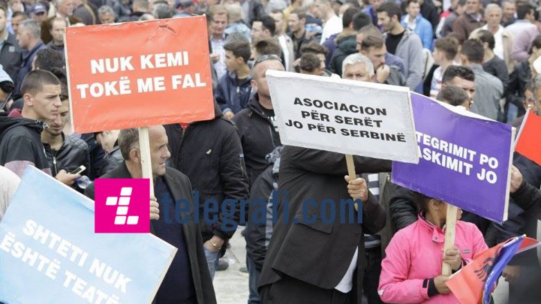 AAK, krerëve të Policisë: Shkoni edhe një herë në shkollë fillore e mos rreni ma!