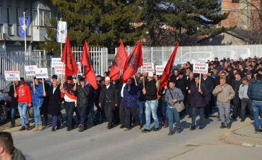 Historianët e Deçanit nuk dorëzohen, paralajmërojnë protesta para Gjykatës Kushtetuese