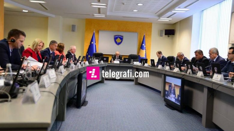 Qeveria ndan 16 mijë euro për komisionin ad-hoc të demarkacionit